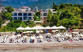 Apartments Kuce Lekovica Beach&Restaurant